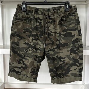 Bundle 5 items @ 5$, pay only 15$ - 2 items free! Camouflage Cargo Shorts